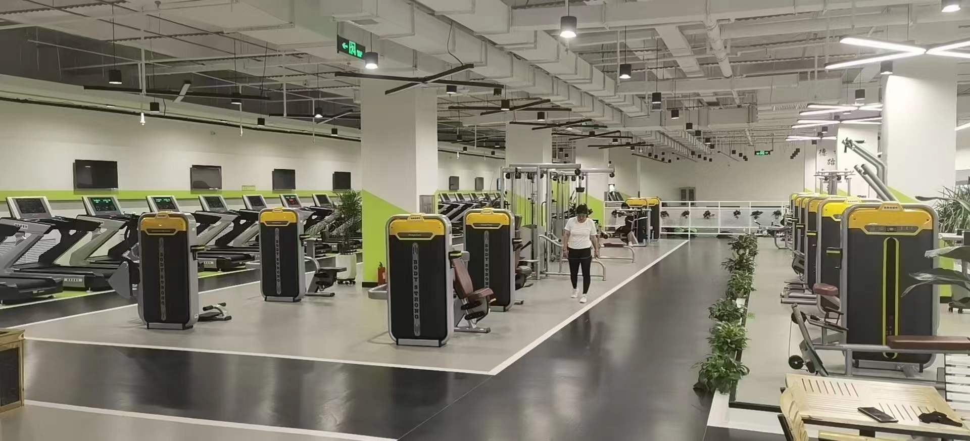 1764317581679342.jpg 海倫新(xīn)奧體健身(shēn).jpg